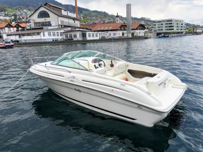 Sea Ray 215 Cabin Cruiser