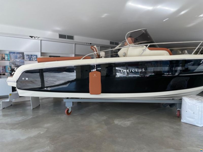 Invictus Capoforte CX240