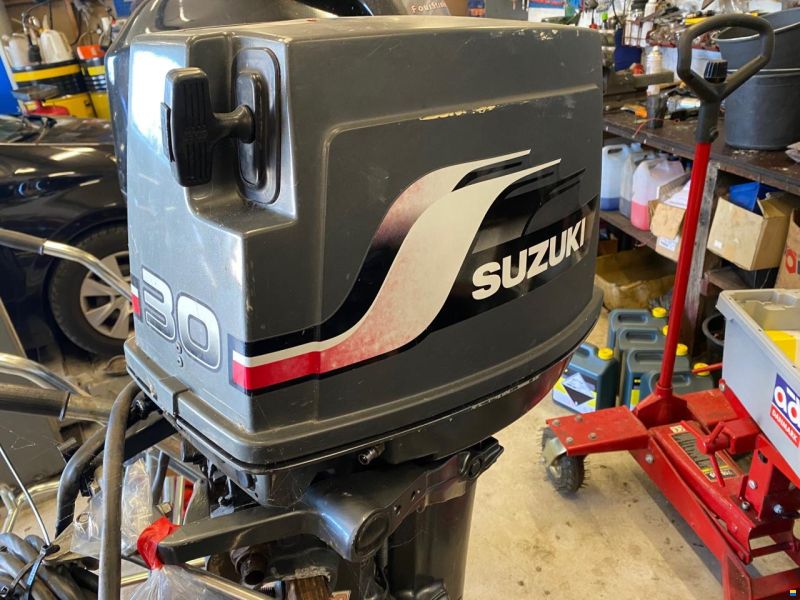 Suzuki DT30