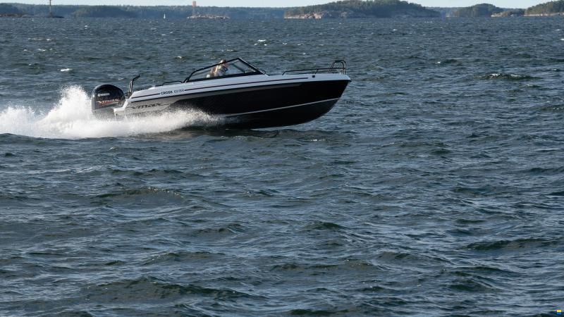 Yamarin Cross 62 VMAX