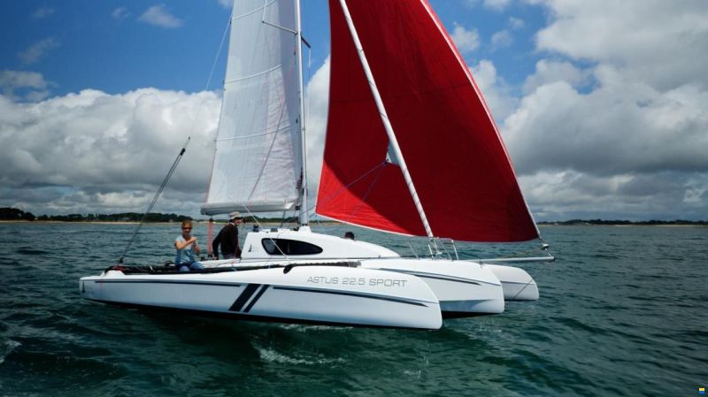 Astus 22.5 Trimaran