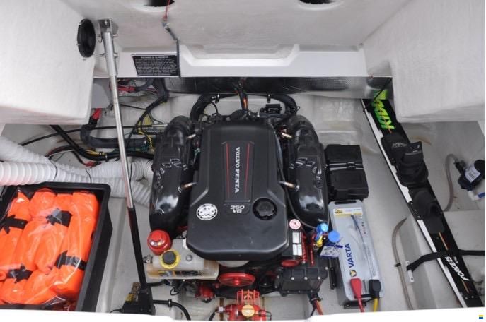 Rinker QX29