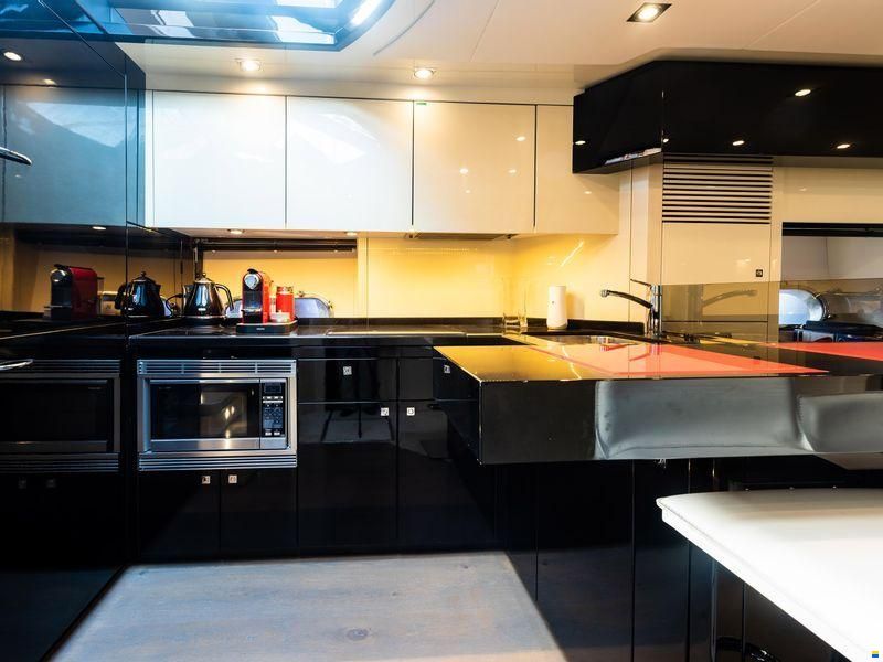 Sunseeker Predator 74