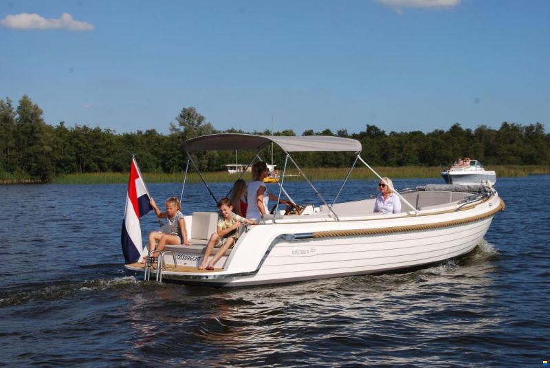 Interboat Intender 820 Sloep