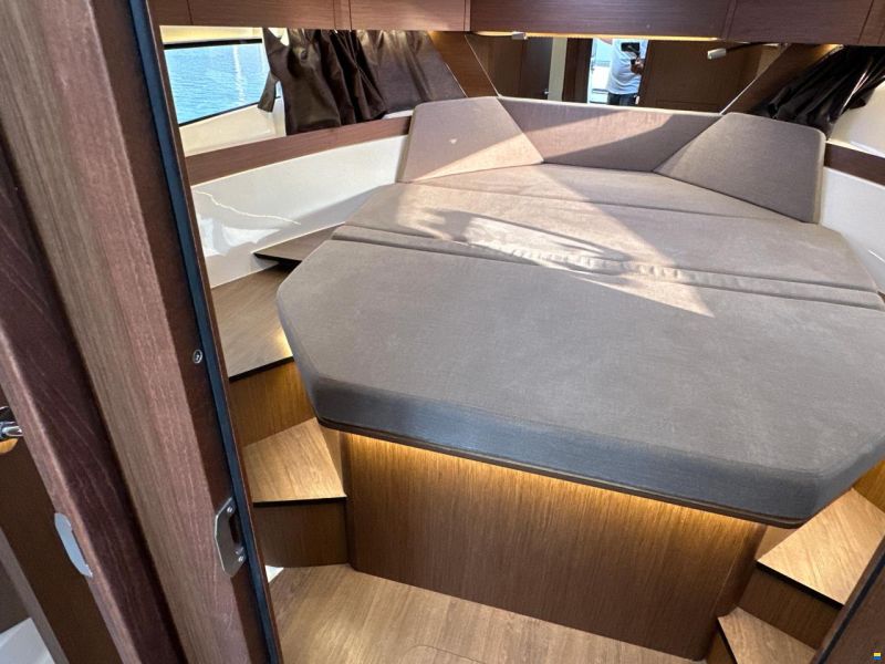 Beneteau Antares 11