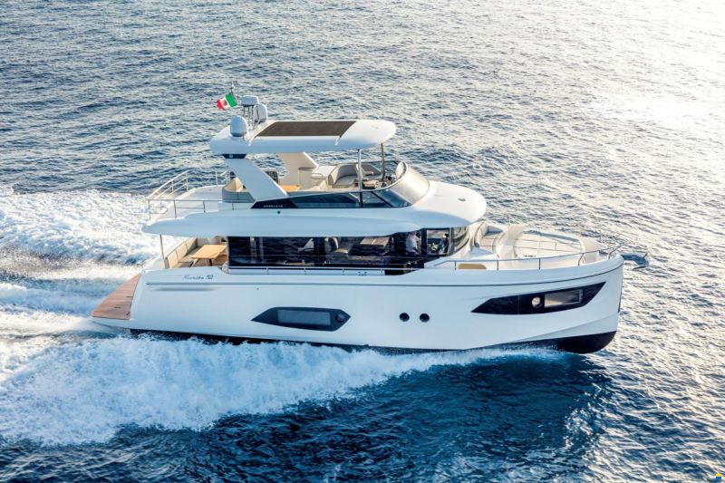 Absolute Navetta 52