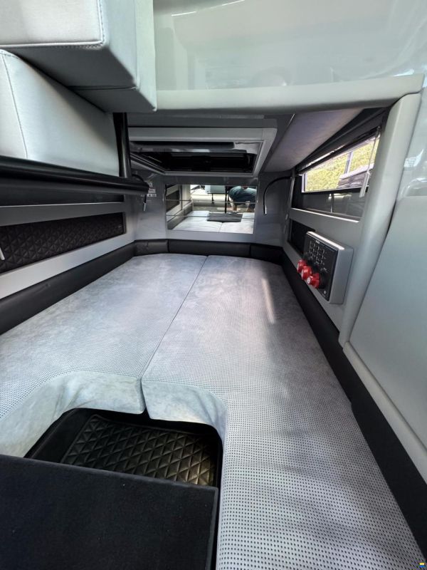 Brabus Shadow 500 Cabin