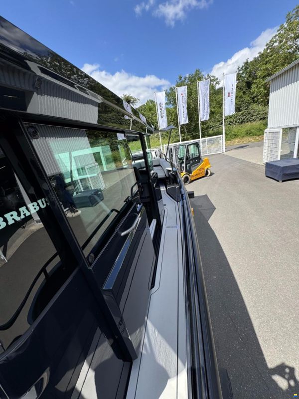 Brabus Shadow 500 Cabin