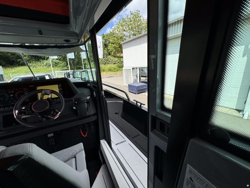 Brabus Shadow 500 Cabin