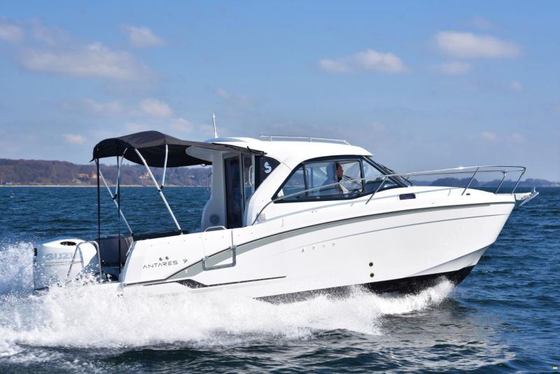 Beneteau Antares 7 OB V2