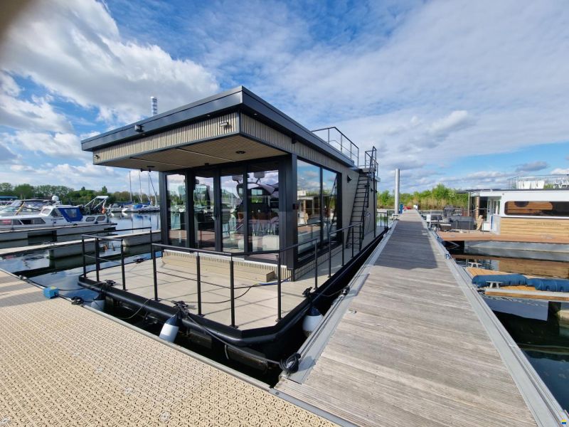 LakeLife Family Deluxe Large Houseboat