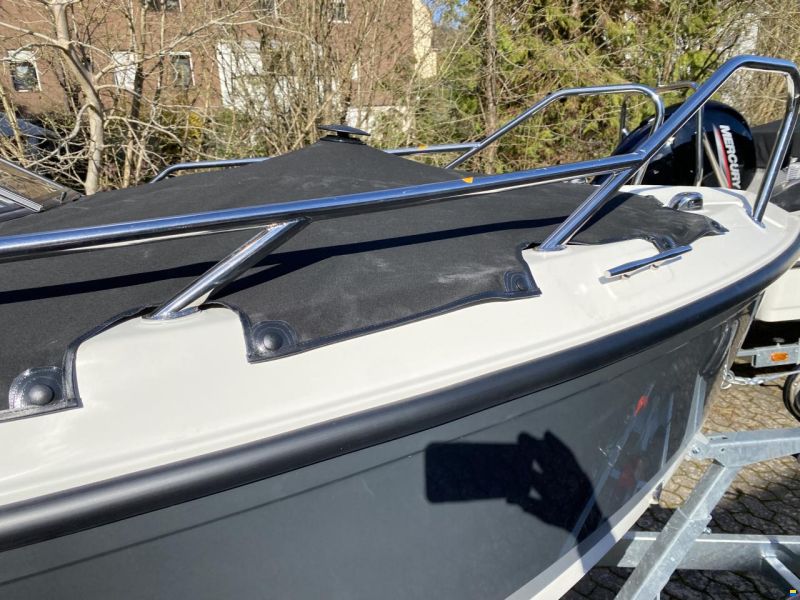 Quicksilver Activ 555 Bowrider