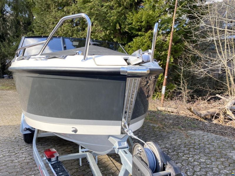 Quicksilver Activ 555 Bowrider