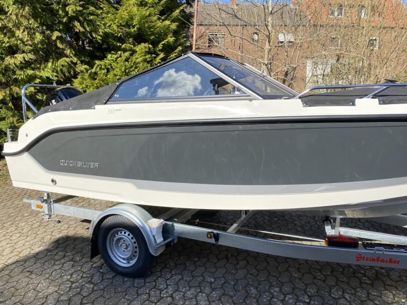 Quicksilver Activ 555 Bowrider