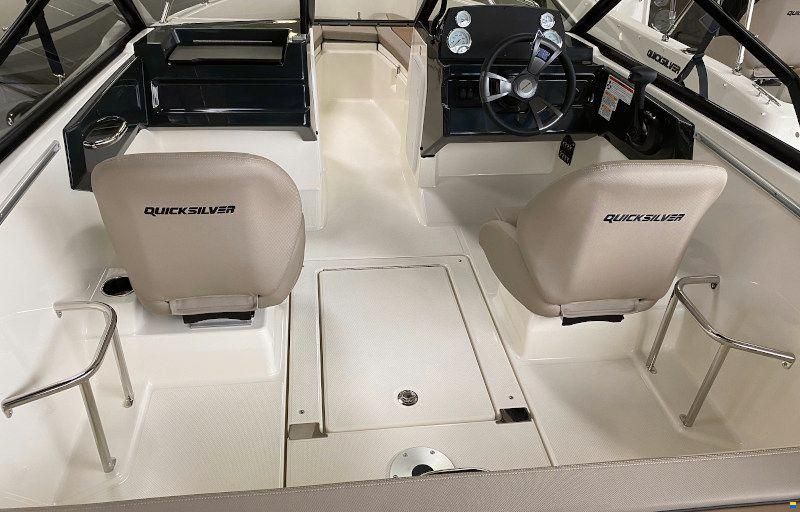 Quicksilver Activ 555 Bowrider