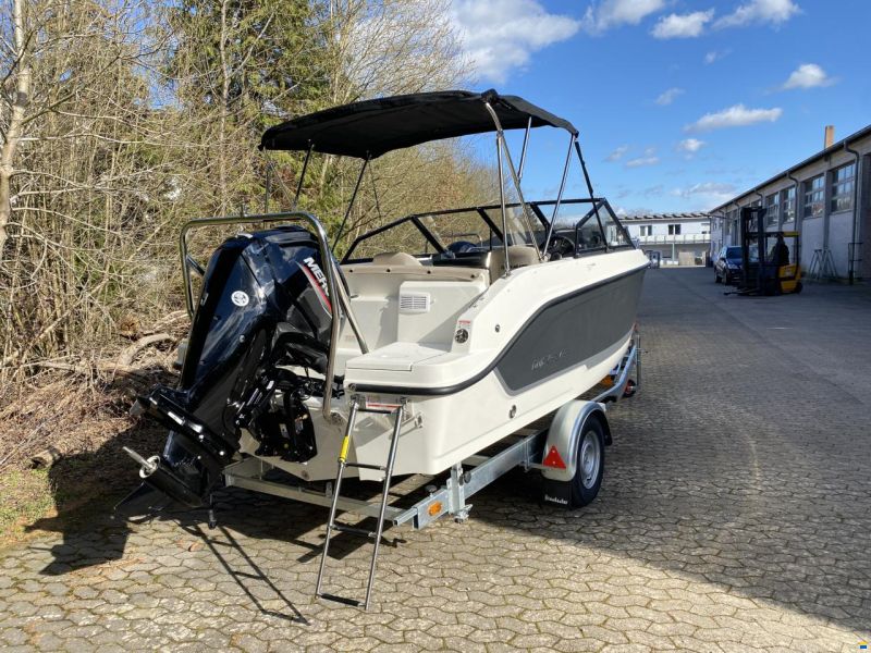 Quicksilver Activ 555 Bowrider
