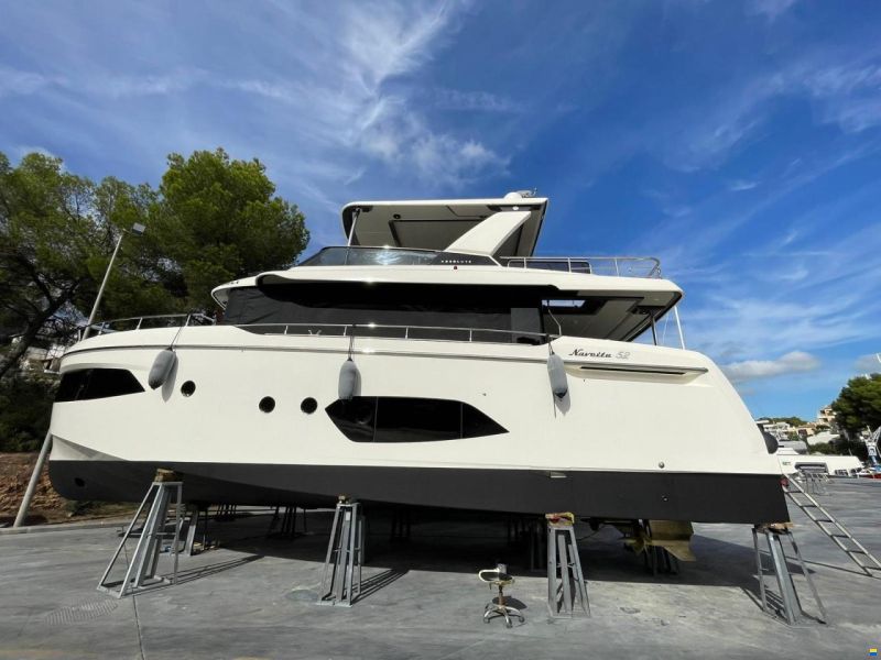 Absolute Navetta 52