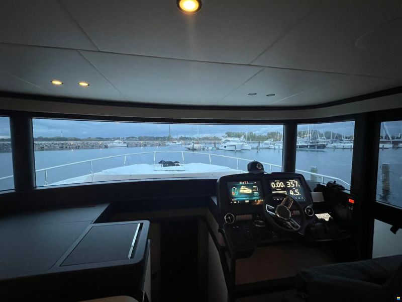 Absolute Navetta 52