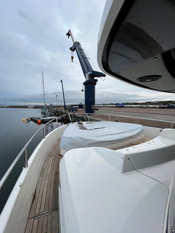 Absolute Navetta 52