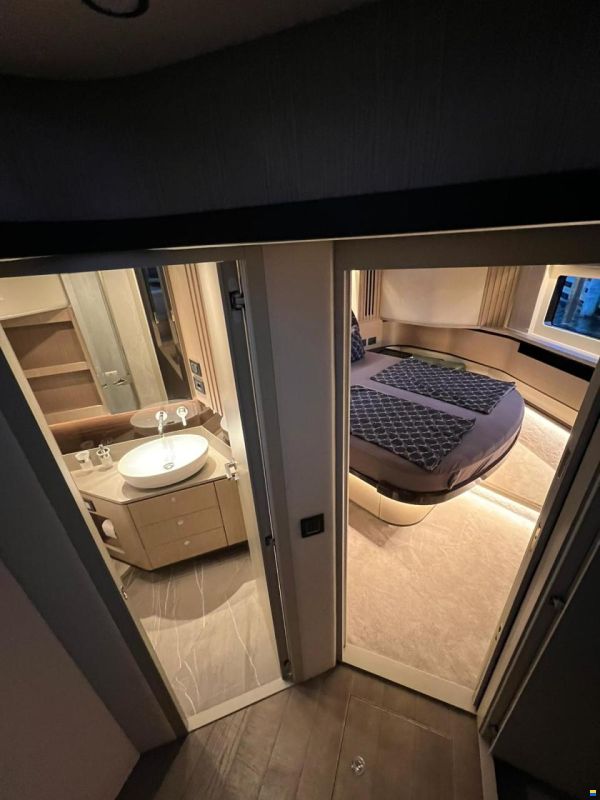 Absolute Navetta 52