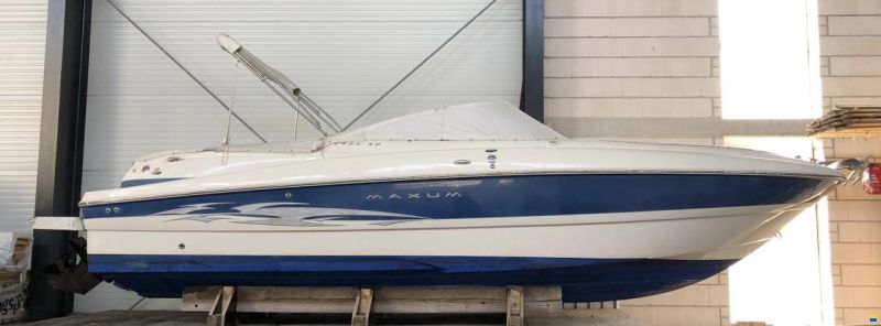 Maxum 2400 SD