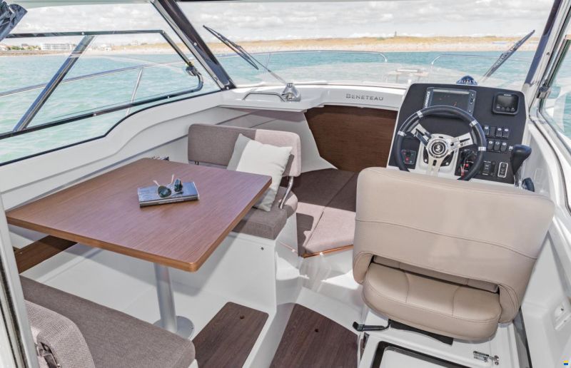 Beneteau Antares 7 OB