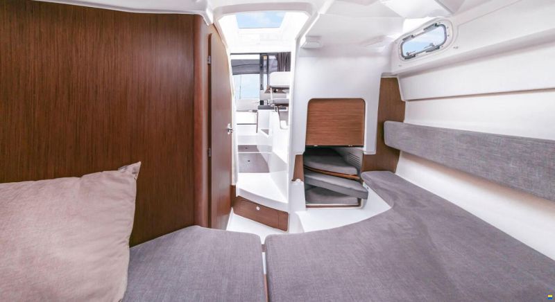 Beneteau Antares 8 OB v2