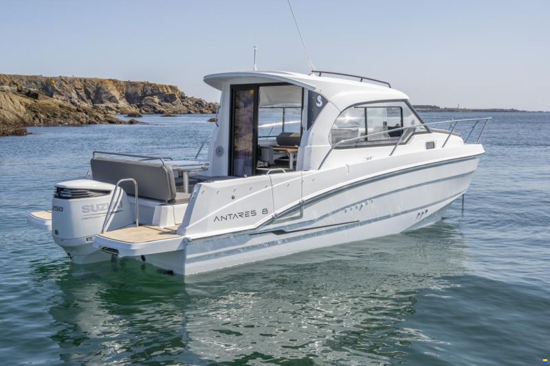 Beneteau Antares 8 OB v2