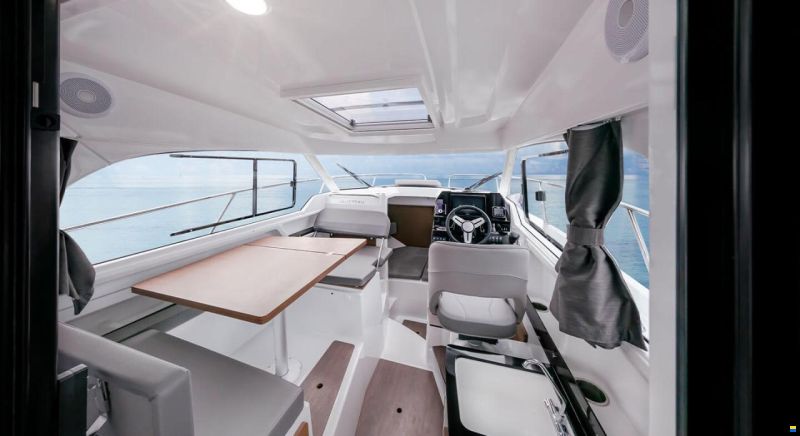 Beneteau Antares 8 OB v2