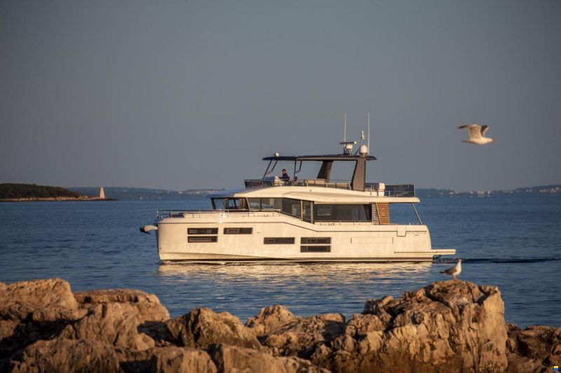 Beneteau Grand Trawler 62