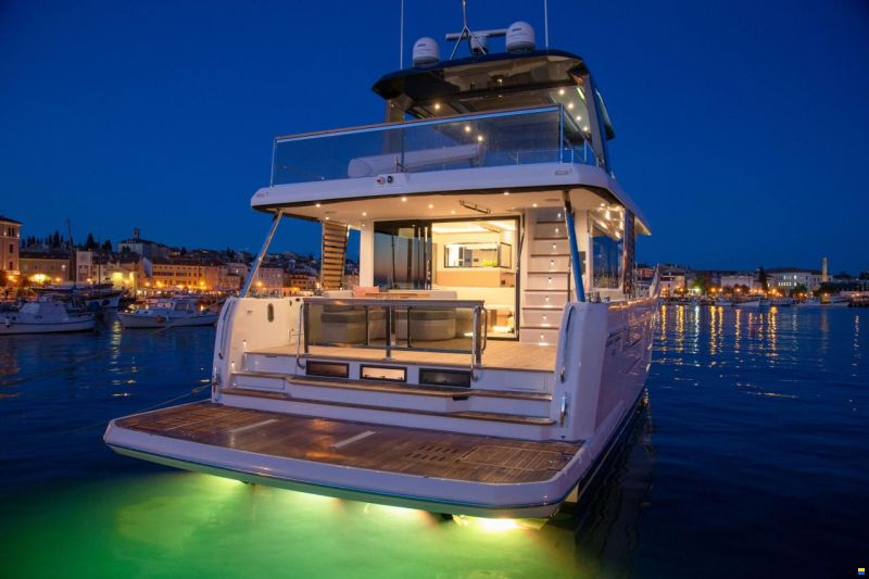 Beneteau Grand Trawler 62