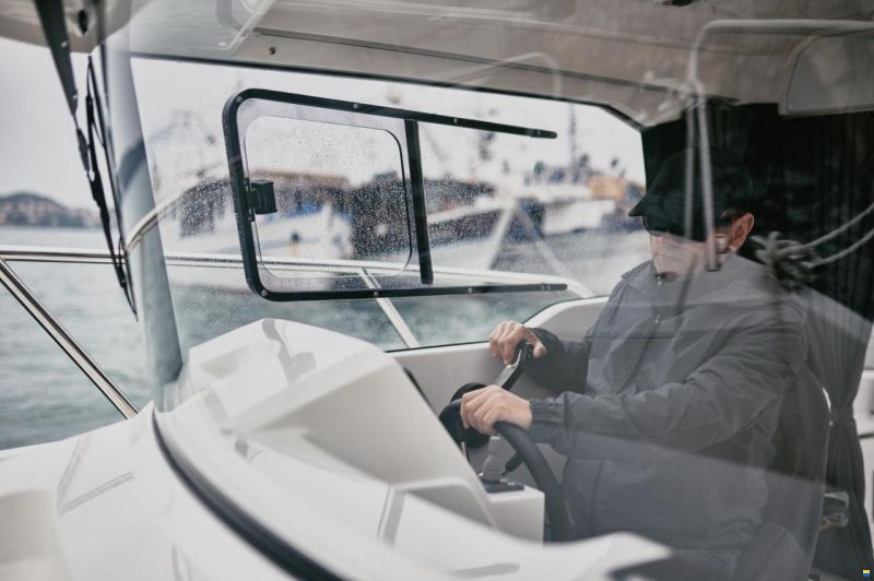 Parker 700 Pilothouse