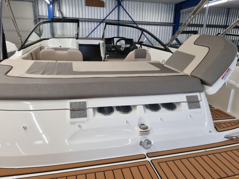 Bayliner VR5 Cuddy Europe
