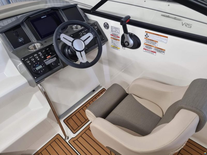 Bayliner VR5 Cuddy Europe