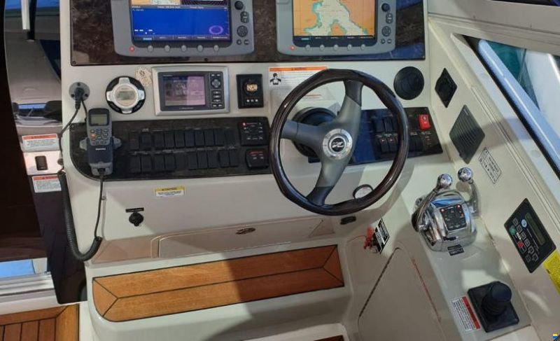 Sea Ray Sundancer 475