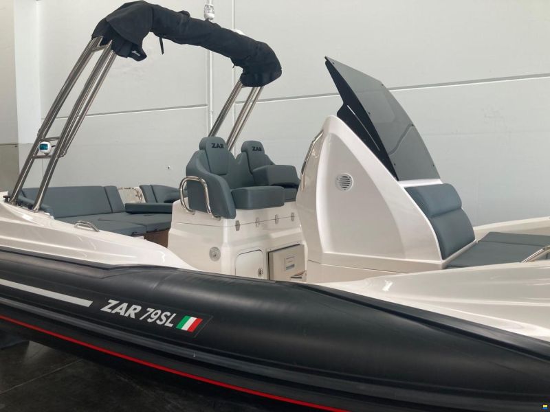 ZAR Formenti ZAR 79SL mit Mercury F300