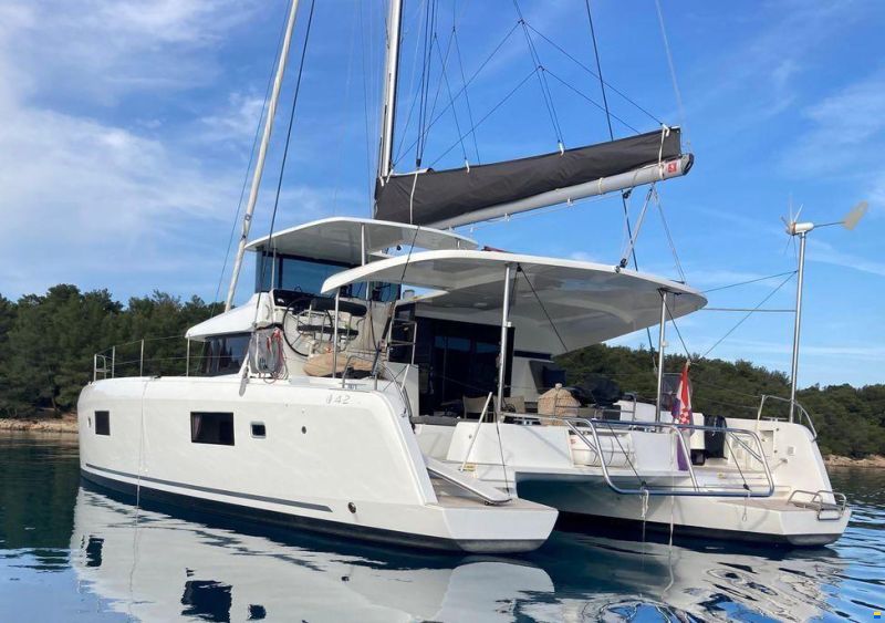 Lagoon 42