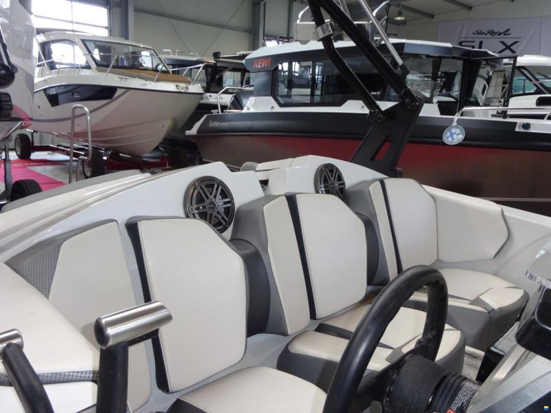 Scarab 165 G