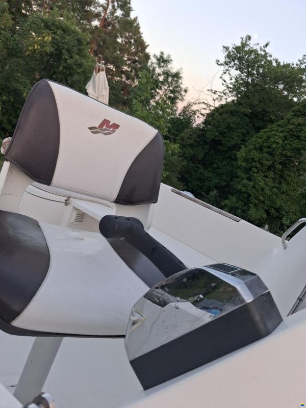 Quicksilver 460 Cabin