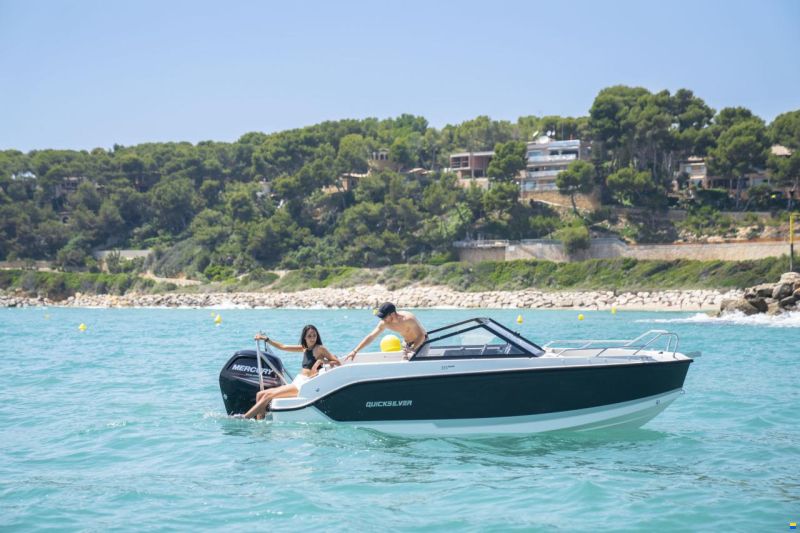 Quicksilver Activ 555 Bowrider