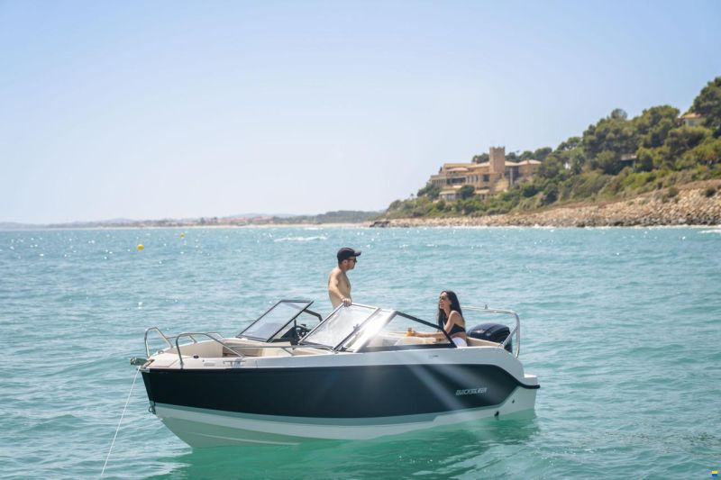 Quicksilver Activ 555 Bowrider