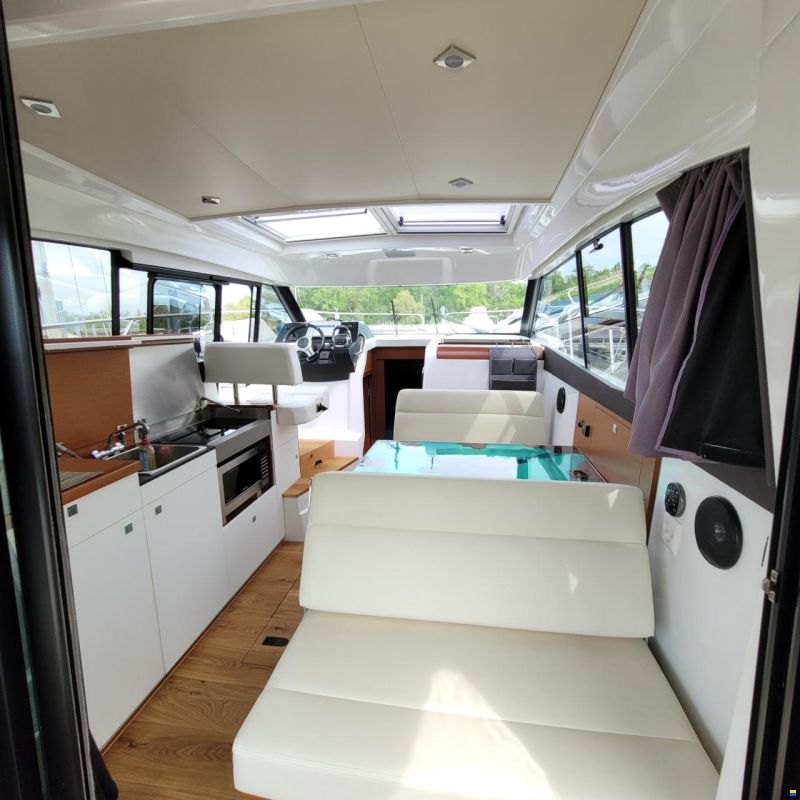 Jeanneau NC 9