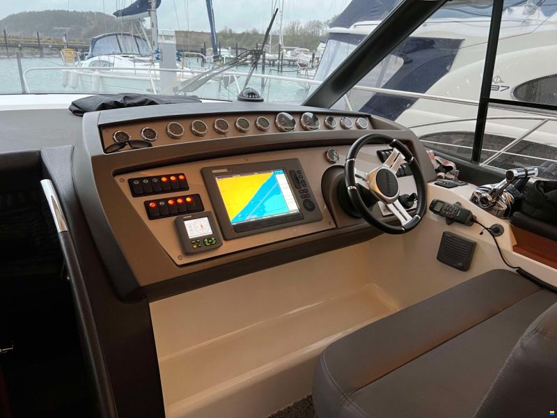 Prestige 400 Fly
