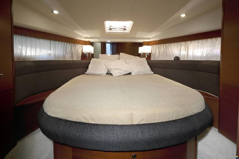 Prestige 400 Fly