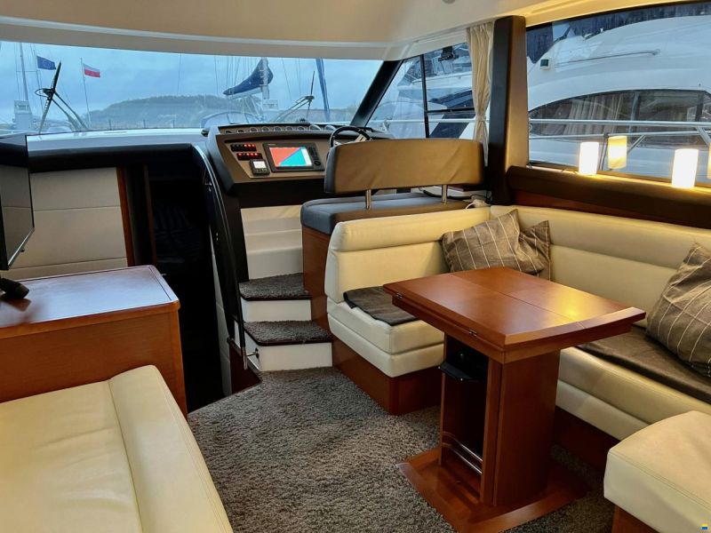 Prestige 400 Fly