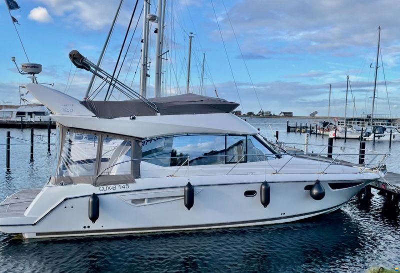Prestige 400 Fly