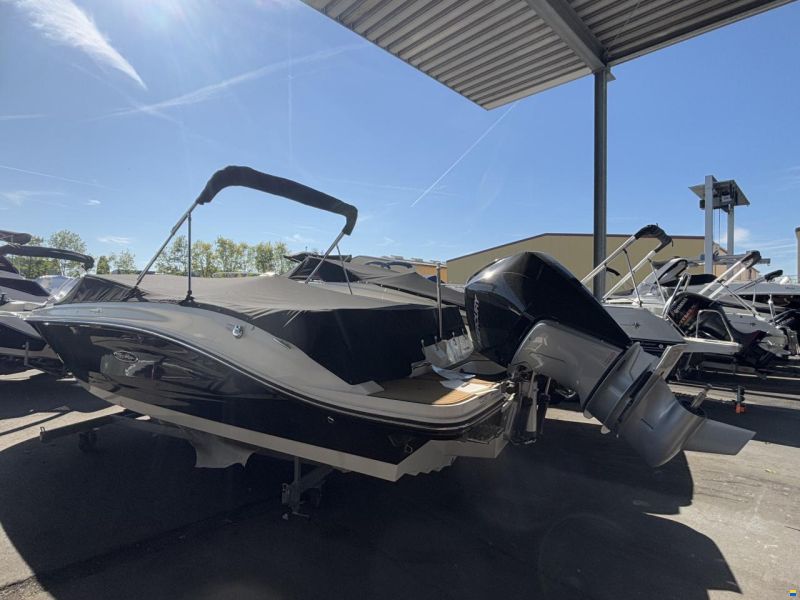 Sea Ray 230 SPOE