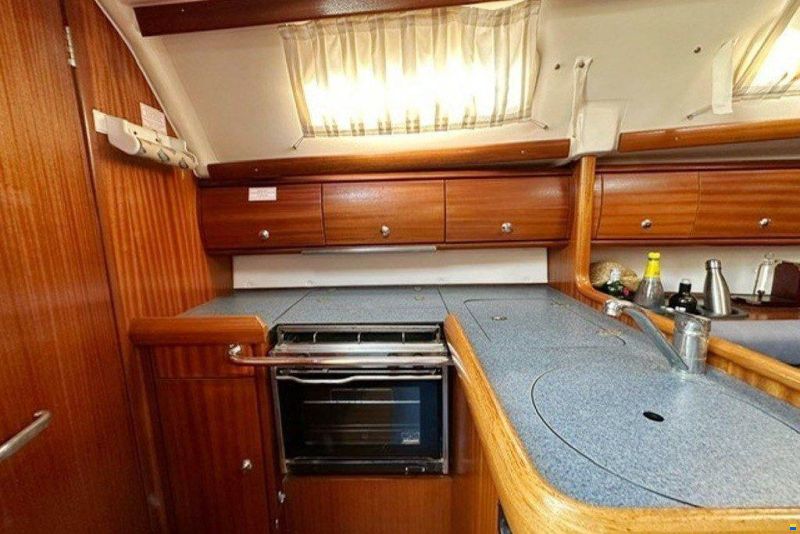 Bavaria 32