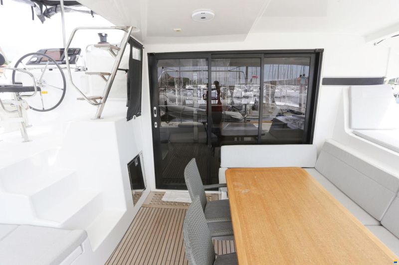 Lagoon 42