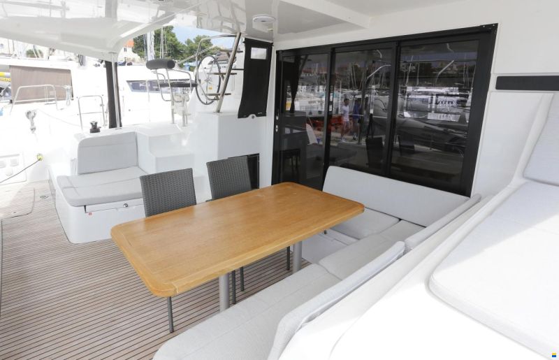 Lagoon 42